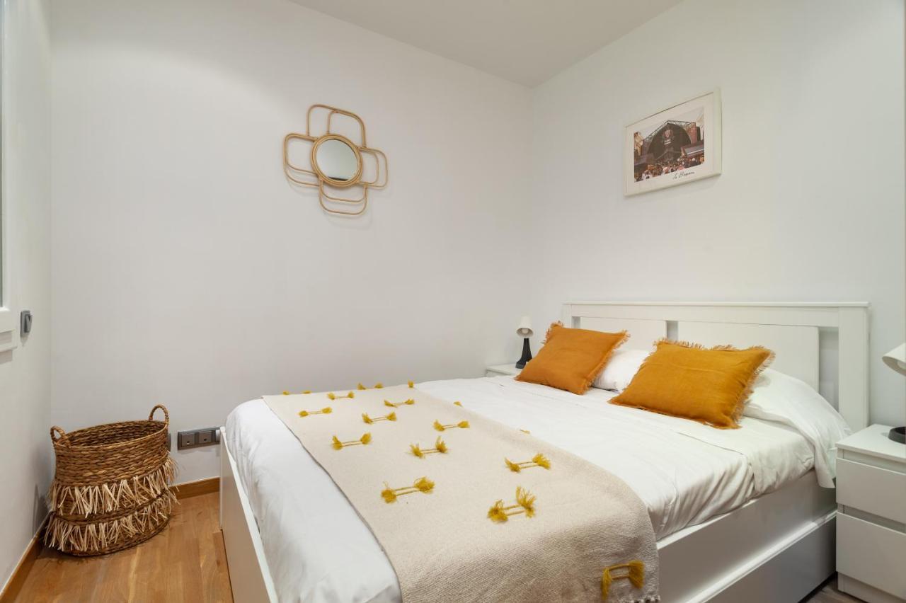 Apartament Flateli Paris Barcelona Zewnętrze zdjęcie